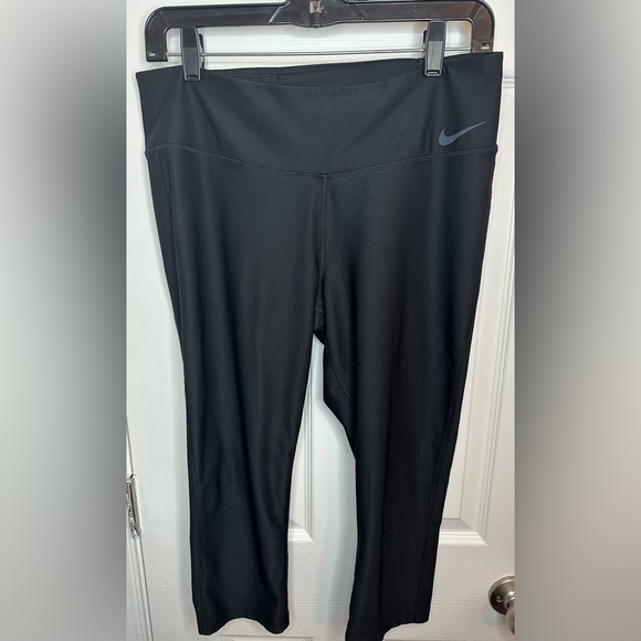 Nike Dri-Fit women’s black large 3/4 length capris exercise pants EUC - Picture 9 of 16